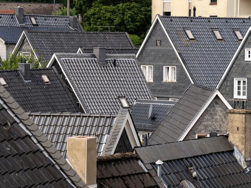 Sortie de toiture et extracteur du réseau de ventilation — Orne